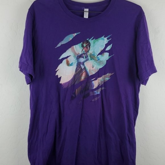 Graphic tee size L - Picture 1 of 2